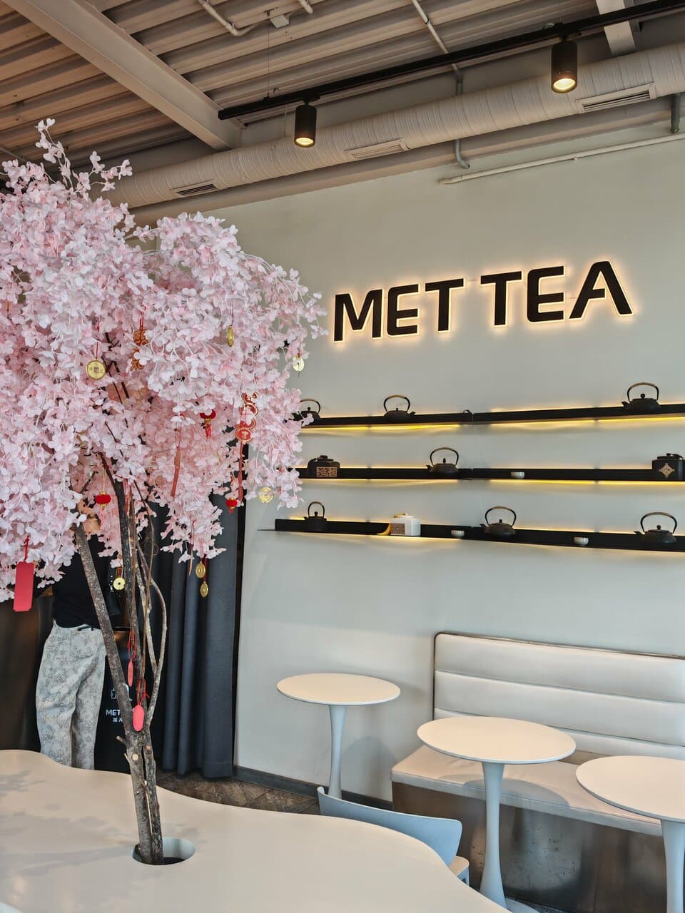 Met Tea
