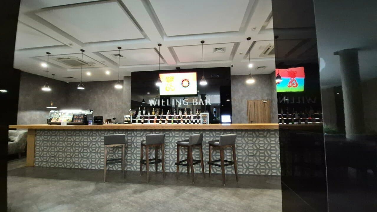 Willing Bar