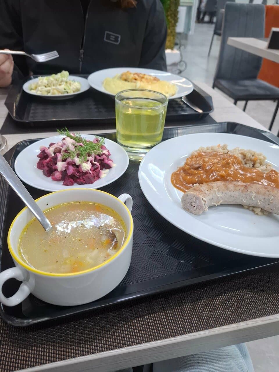 Лидер