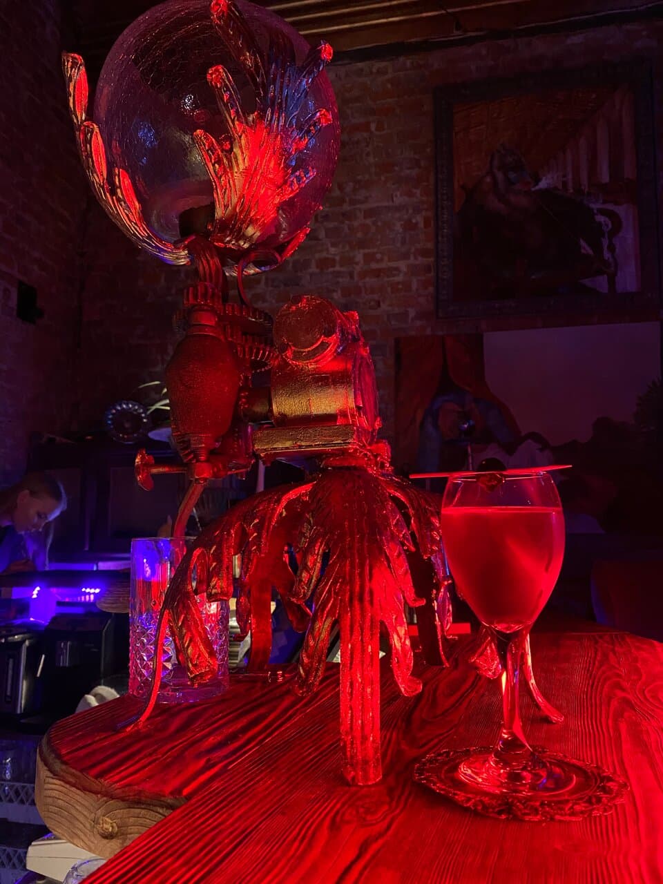 Manon Bar